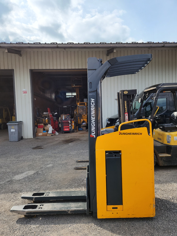 JUNGHEINRICH ESC 216z - معدات المستودعات: صور 4 JUNGHEINRICH ESC 216z - معدات المستودعات: صور 4