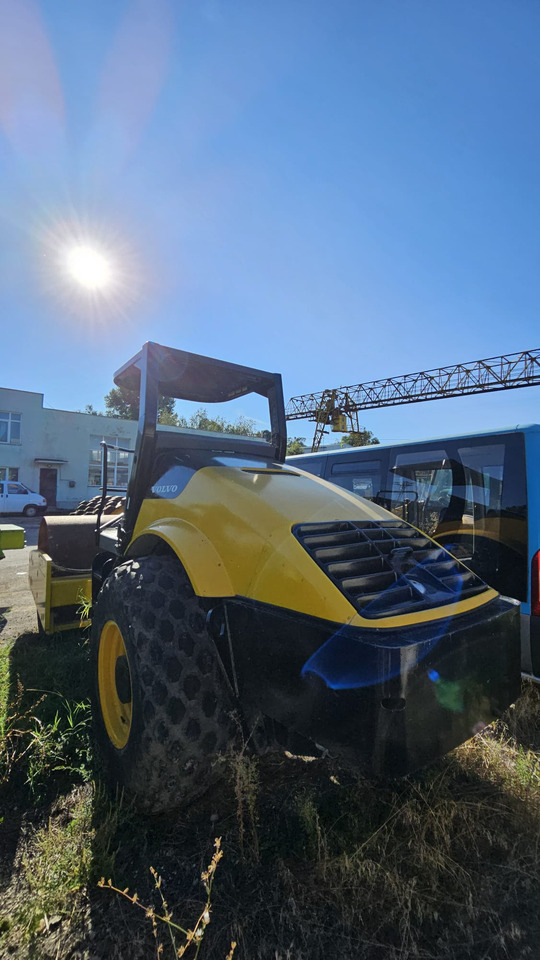 VOLVO SD100D - مدحلة: صور 4 VOLVO SD100D - مدحلة: صور 4