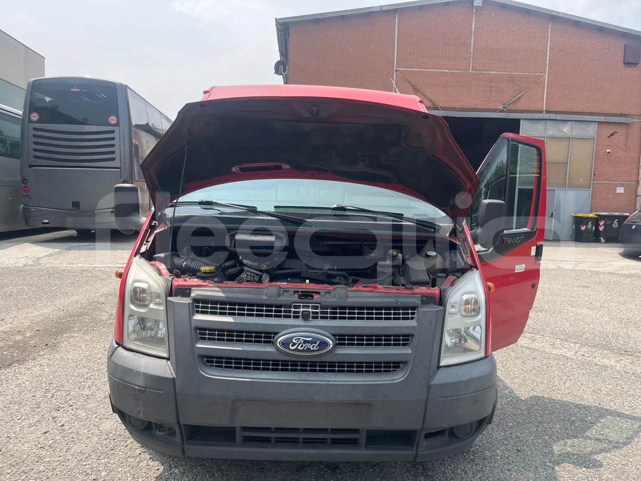 باص النقل بين المدن Ford Transit Tourneo: صور 12 باص النقل بين المدن Ford Transit Tourneo: صور 12