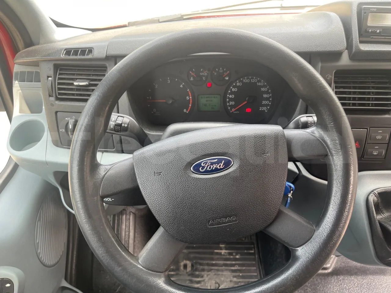 باص النقل بين المدن Ford Transit Tourneo: صور 16 باص النقل بين المدن Ford Transit Tourneo: صور 16