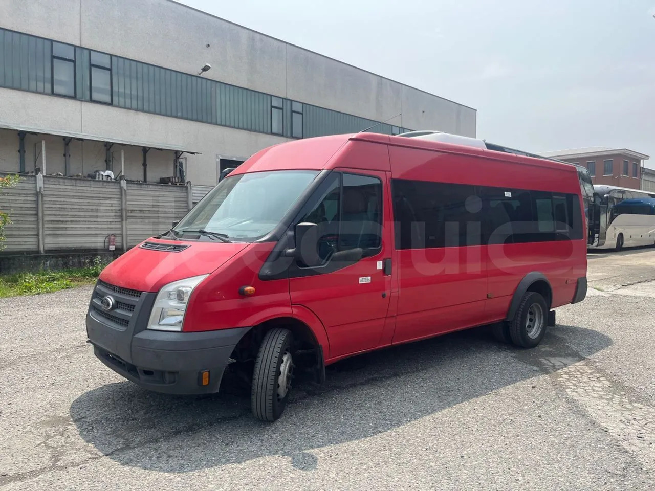 Ford Transit Tourneo - باص النقل بين المدن: صور 3 Ford Transit Tourneo - باص النقل بين المدن: صور 3