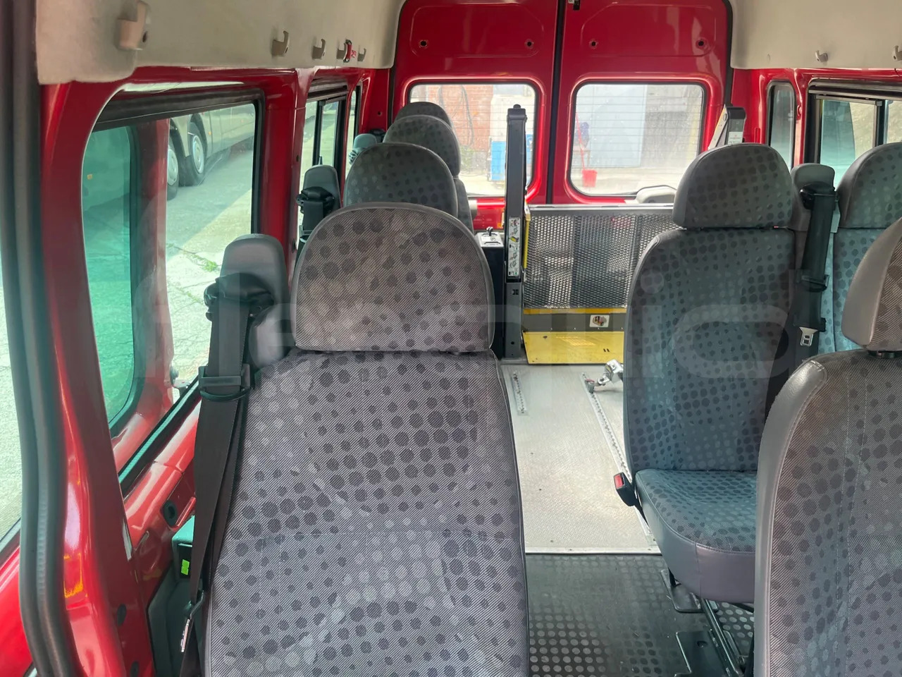 باص النقل بين المدن Ford Transit Tourneo: صور 20 باص النقل بين المدن Ford Transit Tourneo: صور 20