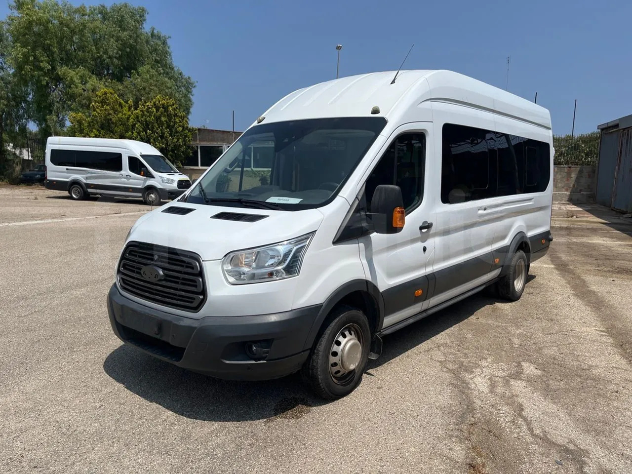 Ford Transit - حافلة صغيرة, ميكروباص: صور 4 Ford Transit - حافلة صغيرة, ميكروباص: صور 4