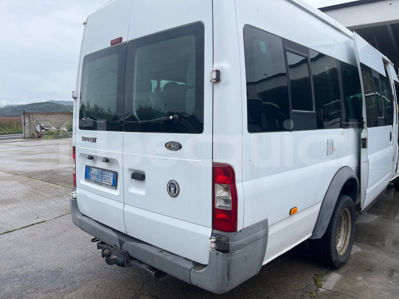 Ford Transit - حافلة صغيرة, ميكروباص: صور 5 Ford Transit - حافلة صغيرة, ميكروباص: صور 5