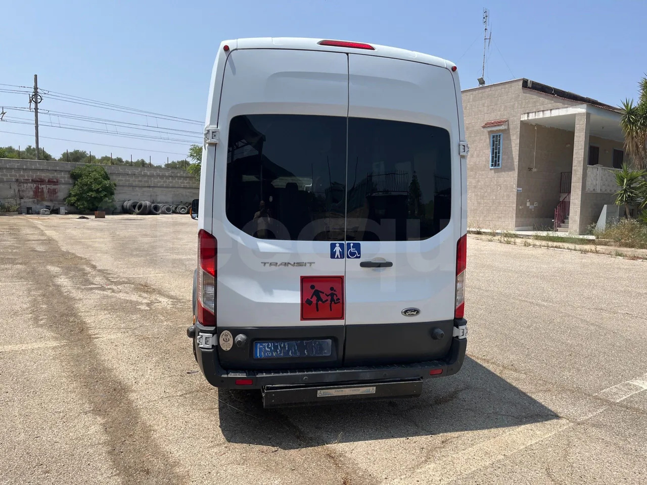 Ford Transit - حافلة صغيرة, ميكروباص: صور 5 Ford Transit - حافلة صغيرة, ميكروباص: صور 5