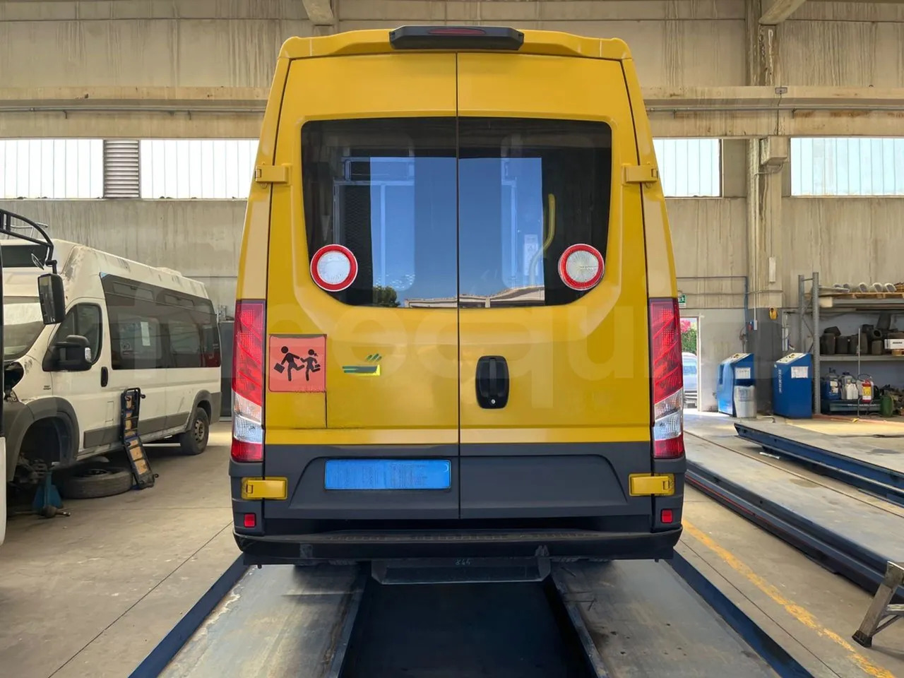 Iveco Daily - حافلة مدرسية: صور 5 Iveco Daily - حافلة مدرسية: صور 5