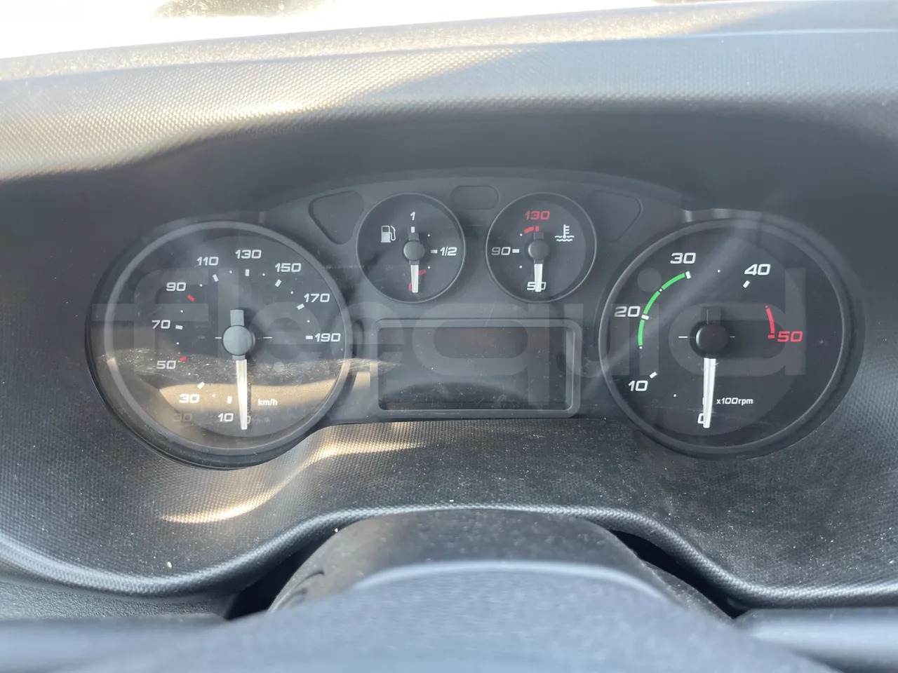 Iveco Daily - حافلة صغيرة, ميكروباص: صور 2 Iveco Daily - حافلة صغيرة, ميكروباص: صور 2