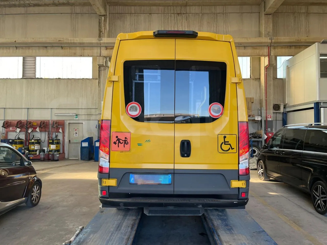 Iveco Daily - حافلة مدرسية: صور 5 Iveco Daily - حافلة مدرسية: صور 5