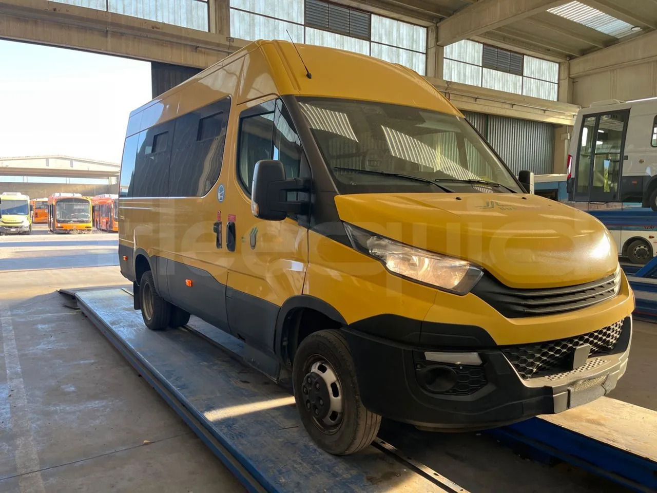 Iveco Daily - حافلة مدرسية: صور 1 Iveco Daily - حافلة مدرسية: صور 1