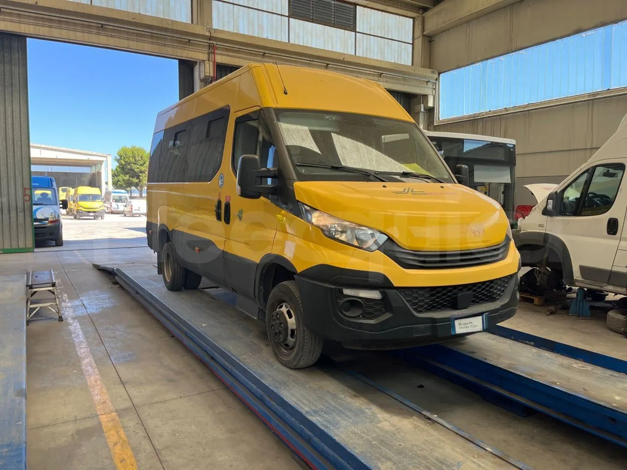 Iveco Daily - حافلة مدرسية: صور 1 Iveco Daily - حافلة مدرسية: صور 1