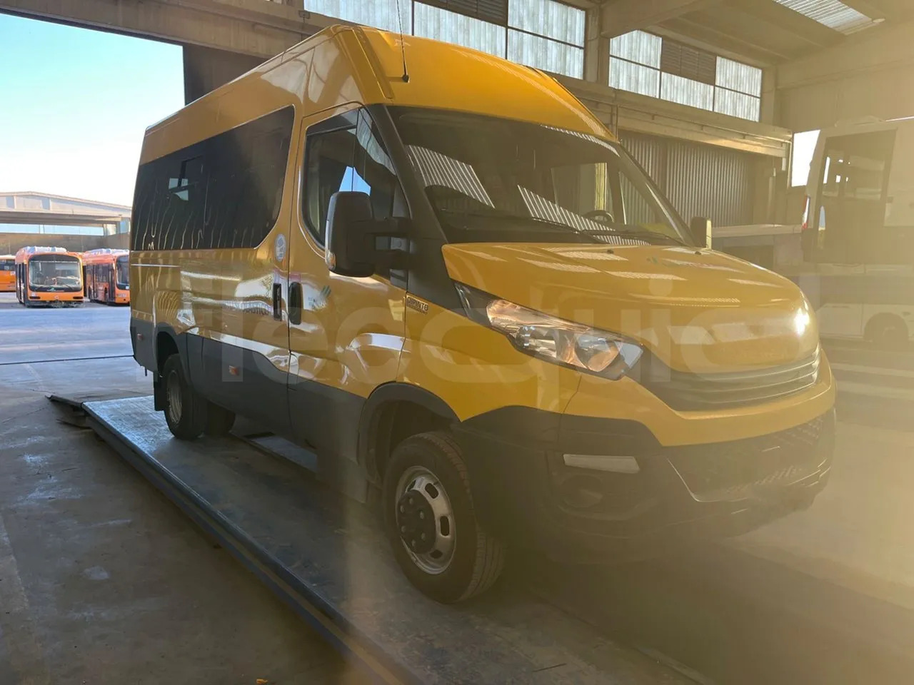Iveco Daily - حافلة مدرسية: صور 1 Iveco Daily - حافلة مدرسية: صور 1