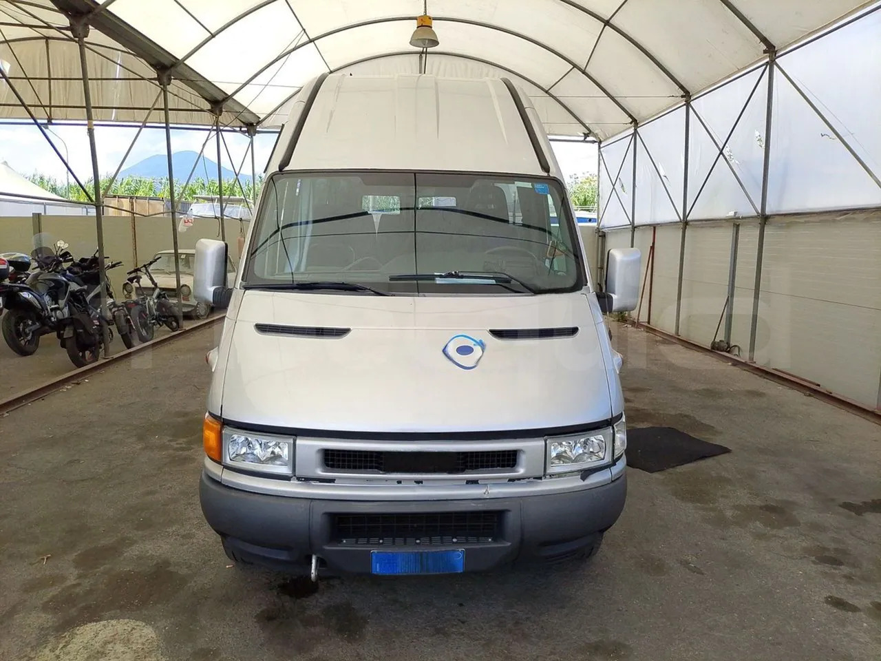 Iveco Daily - باص النقل بين المدن: صور 2 Iveco Daily - باص النقل بين المدن: صور 2