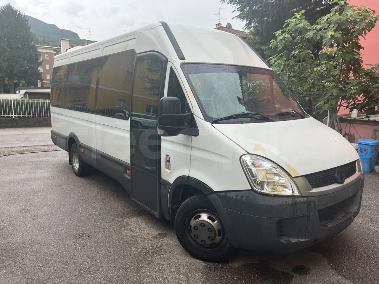Iveco Daily - حافلة صغيرة, ميكروباص: صور 1 Iveco Daily - حافلة صغيرة, ميكروباص: صور 1