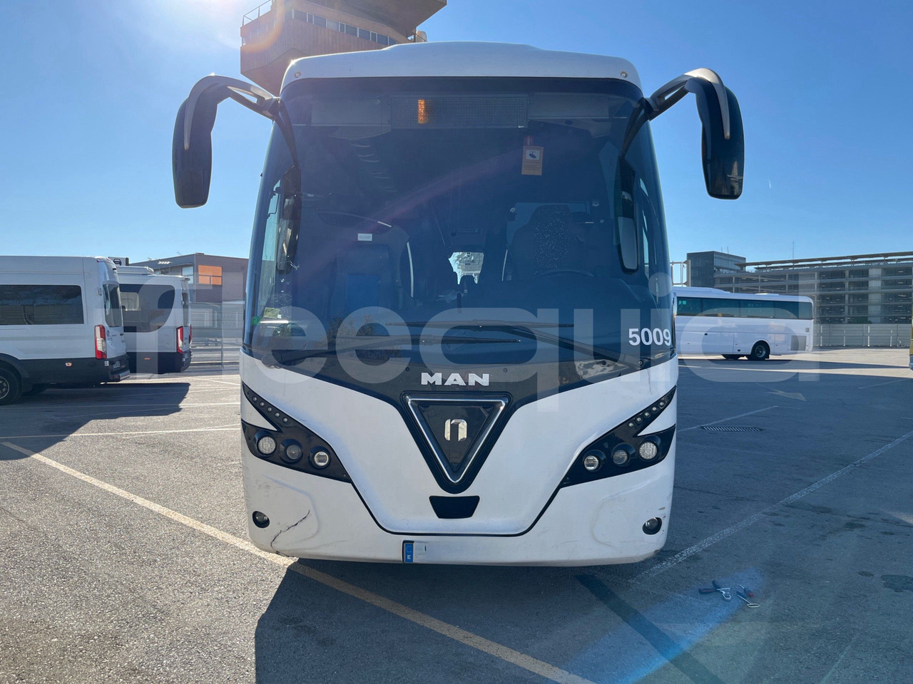 Man Noge - سياحية حافلة: صور 2 Man Noge - سياحية حافلة: صور 2