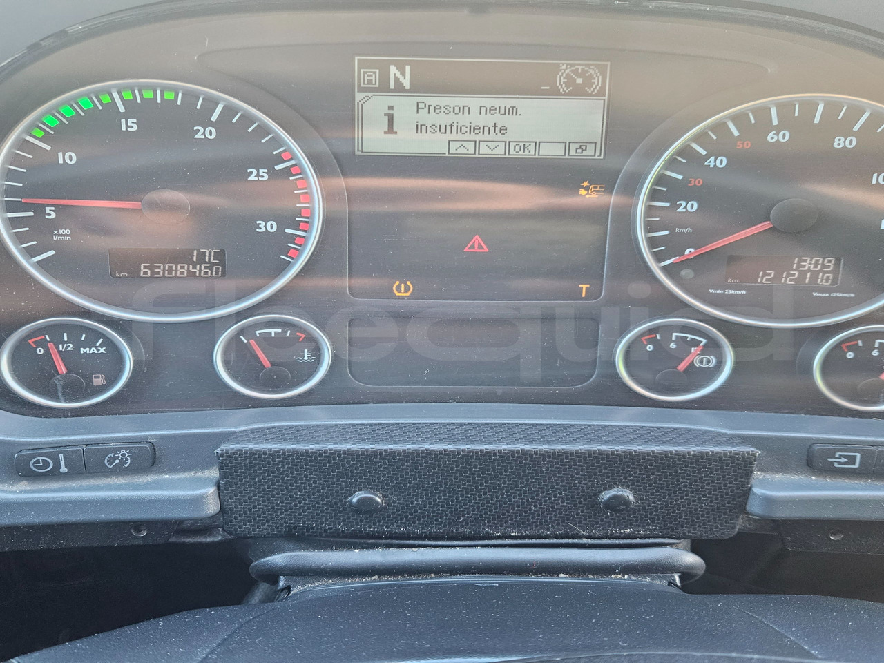 Man Noge - سياحية حافلة: صور 3 Man Noge - سياحية حافلة: صور 3