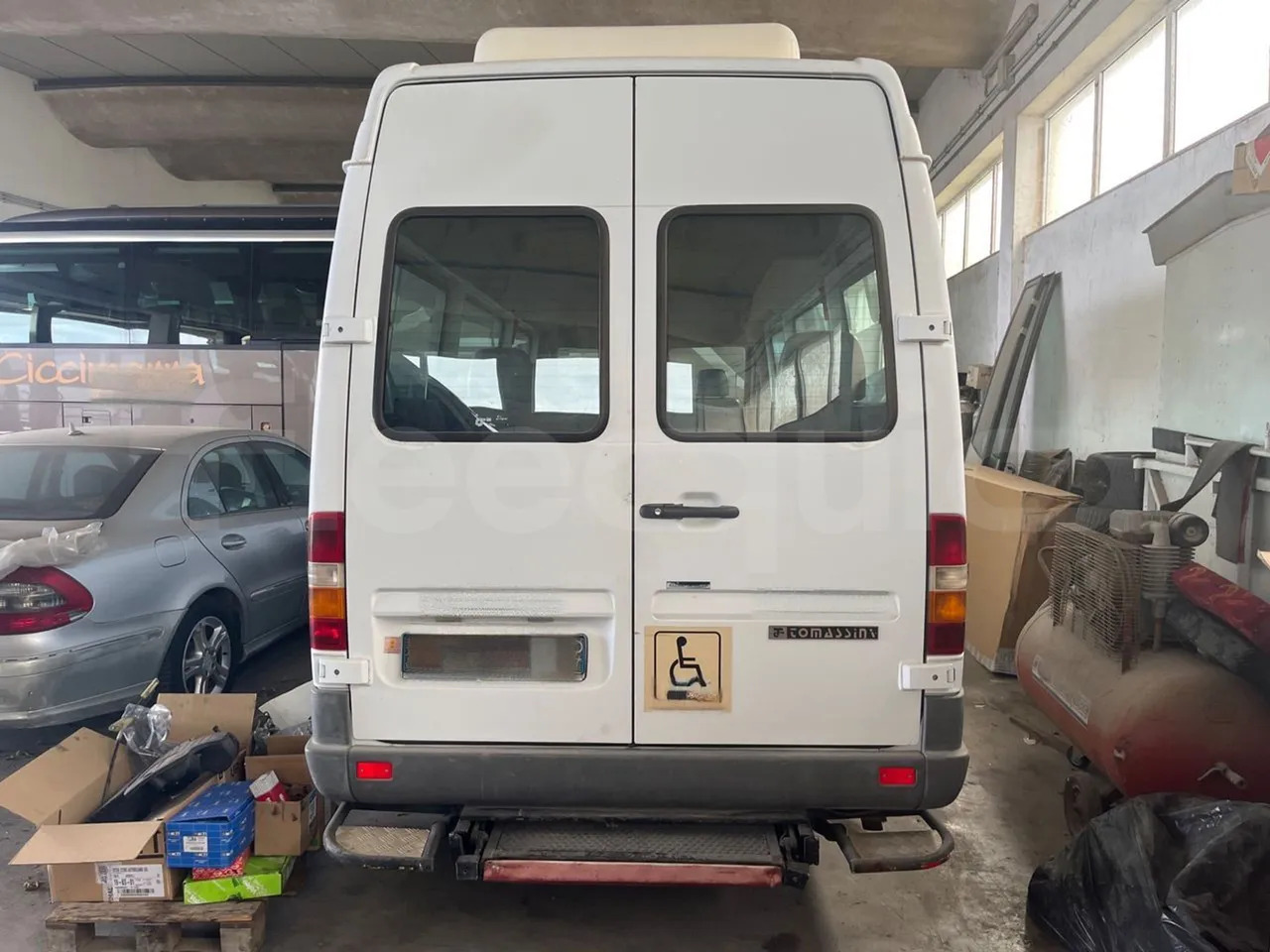Mercedes-Benz Sprinter - حافلة صغيرة, ميكروباص: صور 5 Mercedes-Benz Sprinter - حافلة صغيرة, ميكروباص: صور 5