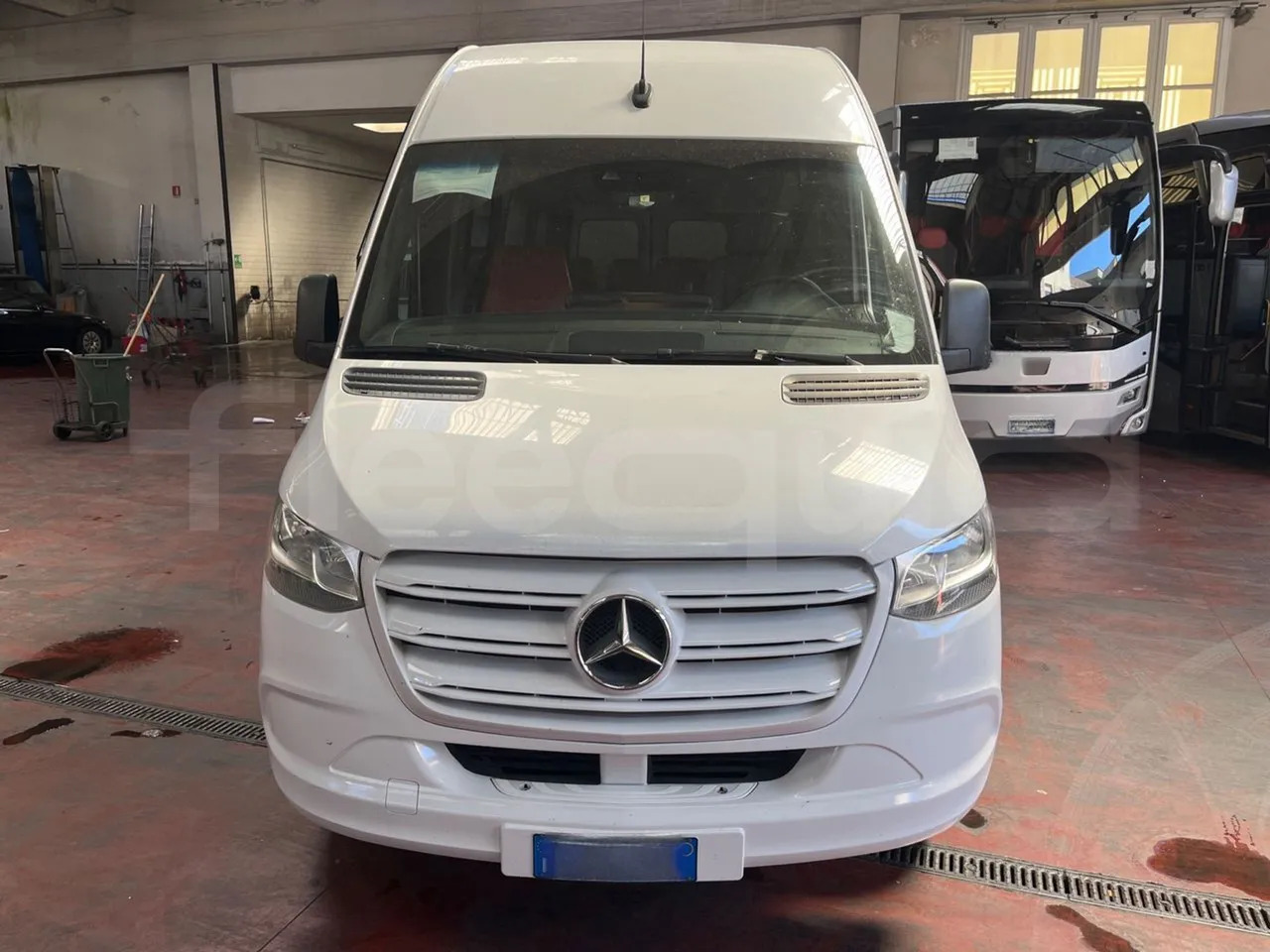 Mercedes-Benz Sprinter - حافلة صغيرة, ميكروباص: صور 2 Mercedes-Benz Sprinter - حافلة صغيرة, ميكروباص: صور 2