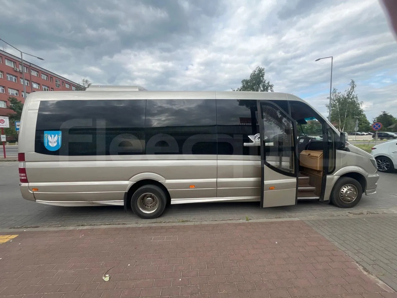 Mercedes-Benz Sprinter - حافلة صغيرة, ميكروباص: صور 4 Mercedes-Benz Sprinter - حافلة صغيرة, ميكروباص: صور 4