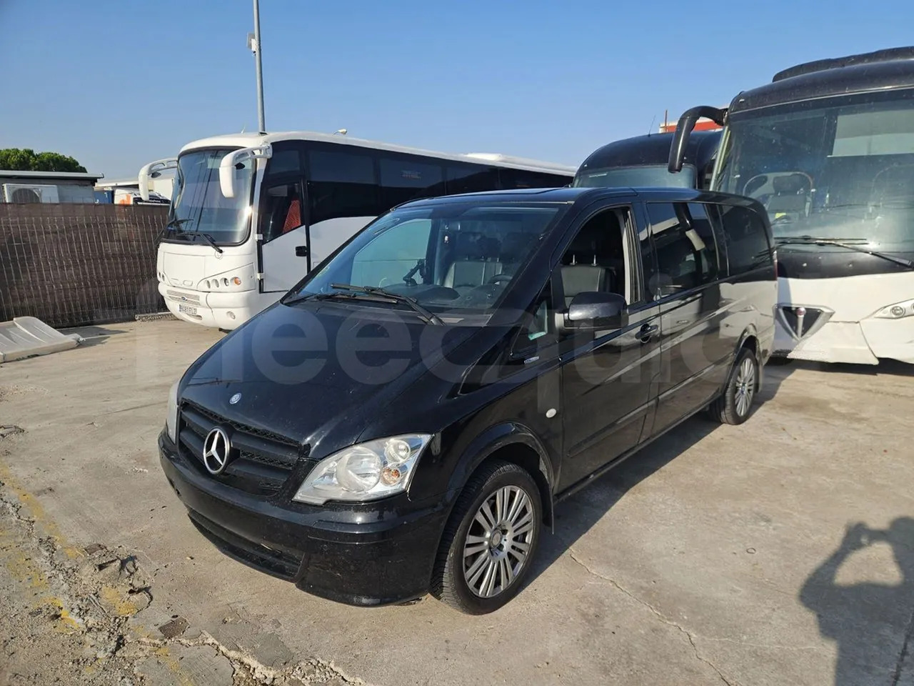 Mercedes-Benz Vito Tourer - حافلة صغيرة, ميكروباص: صور 4 Mercedes-Benz Vito Tourer - حافلة صغيرة, ميكروباص: صور 4