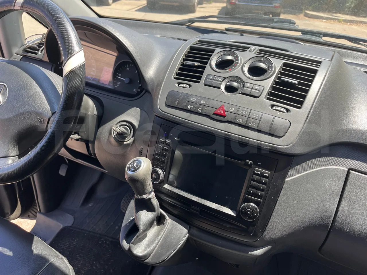 حافلة صغيرة, ميكروباص Mercedes-Benz Vito: صور 17
