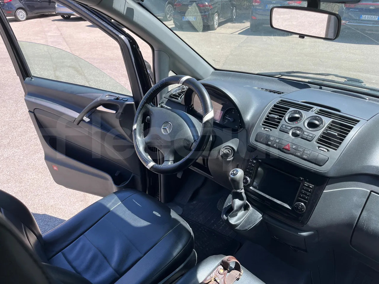 حافلة صغيرة, ميكروباص Mercedes-Benz Vito: صور 15