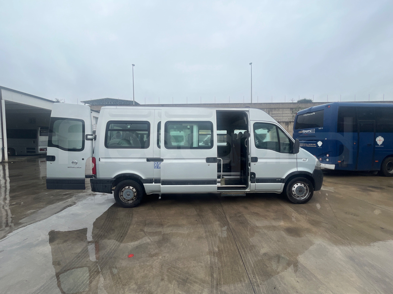 Nissan Interstar - حافلة صغيرة, ميكروباص: صور 4 Nissan Interstar - حافلة صغيرة, ميكروباص: صور 4
