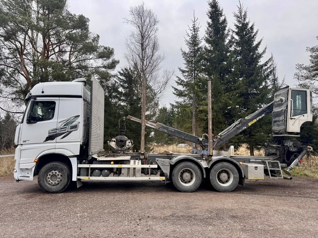 Mercedes Arocs 3358 L 6x4 Radstand 4500 Arocs 3358 L 6x4 - شاحنة قطع الأشجار: صور 2 Mercedes Arocs 3358 L 6x4 Radstand 4500 Arocs 3358 L 6x4 - شاحنة قطع الأشجار: صور 2