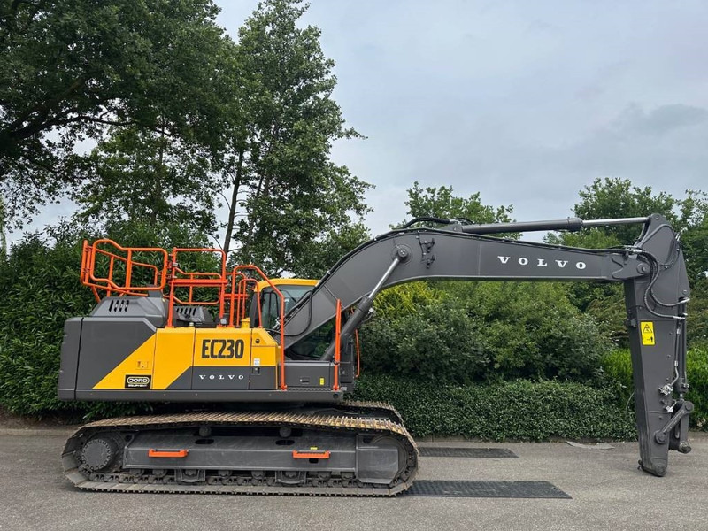 Volvo EC 220 EL - حفارات زحافة: صور 5 Volvo EC 220 EL - حفارات زحافة: صور 5