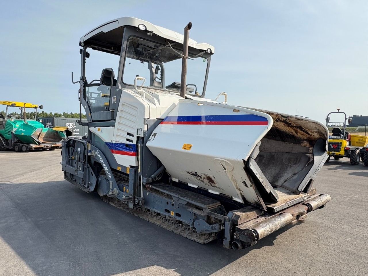 VÖGELE SUPER 1800-3i - العامل بالقار: صور 1 VÖGELE SUPER 1800-3i - العامل بالقار: صور 1