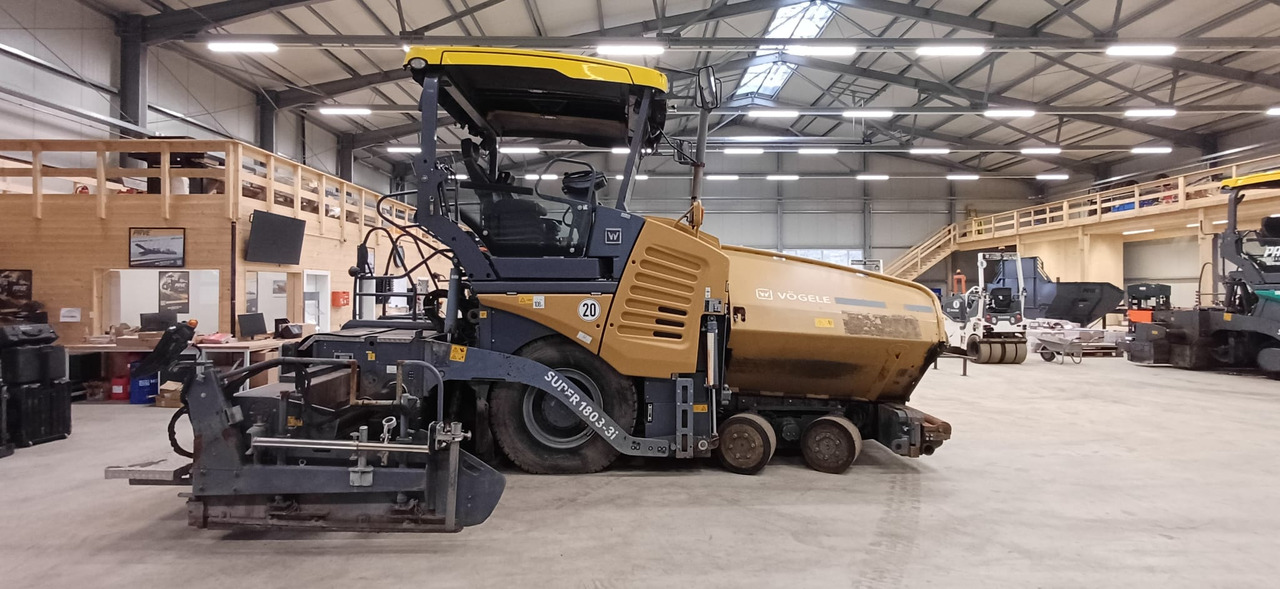 VÖGELE SUPER 1803-3i - العامل بالقار: صور 1 VÖGELE SUPER 1803-3i - العامل بالقار: صور 1