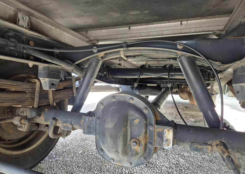 الشاحنات الصغيرة المسطحة Iveco 35C15 3.0: صور 10 الشاحنات الصغيرة المسطحة Iveco 35C15 3.0: صور 10