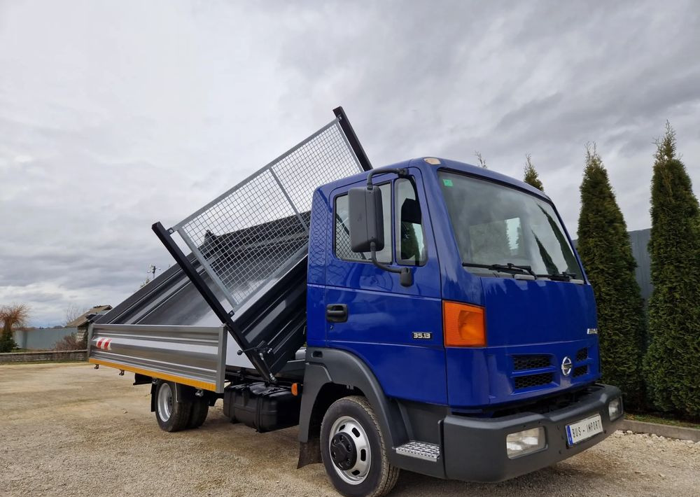 Nissan Atleon 3.0 - قلابات: صور 3 Nissan Atleon 3.0 - قلابات: صور 3