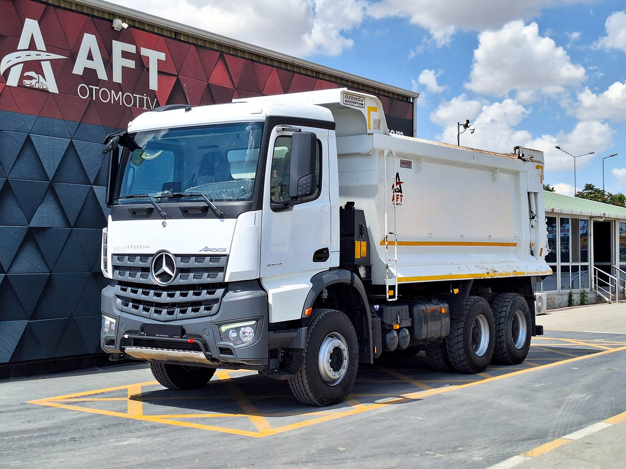 MERCEDES-BENZ AROCS 3345 - قلابات: صور 1 MERCEDES-BENZ AROCS 3345 - قلابات: صور 1