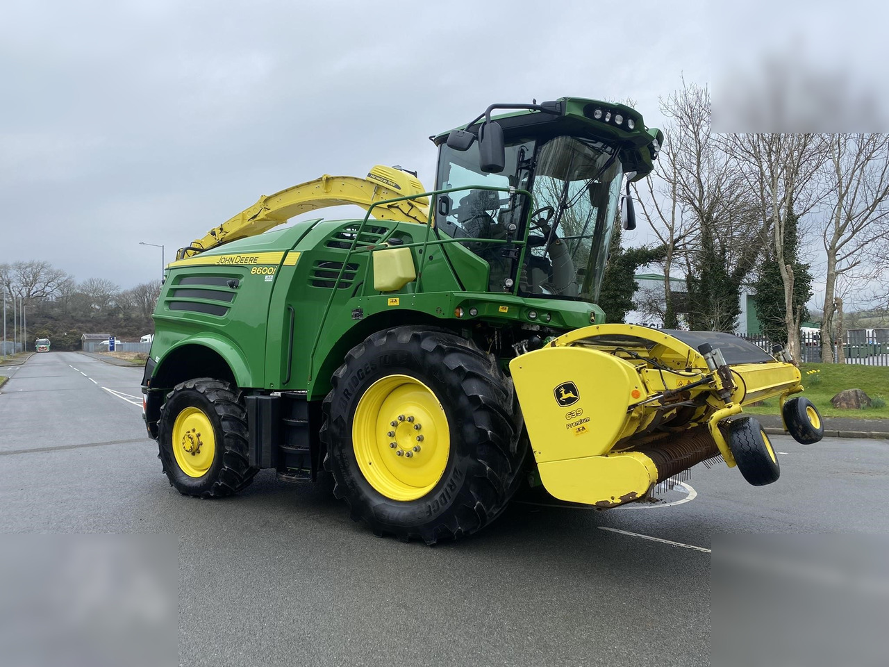 2020 JOHN DEERE 8600 - حصادة الأعلاف: صور 2 2020 JOHN DEERE 8600 - حصادة الأعلاف: صور 2