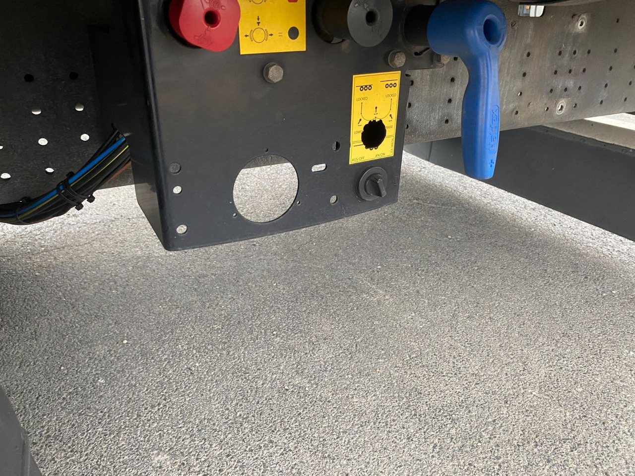 Schmitz Cargobull 3-achs Tautliner/Lift/Palettenkasten/ - الخيمة نصف مقطورة: صور 5 Schmitz Cargobull 3-achs Tautliner/Lift/Palettenkasten/ - الخيمة نصف مقطورة: صور 5