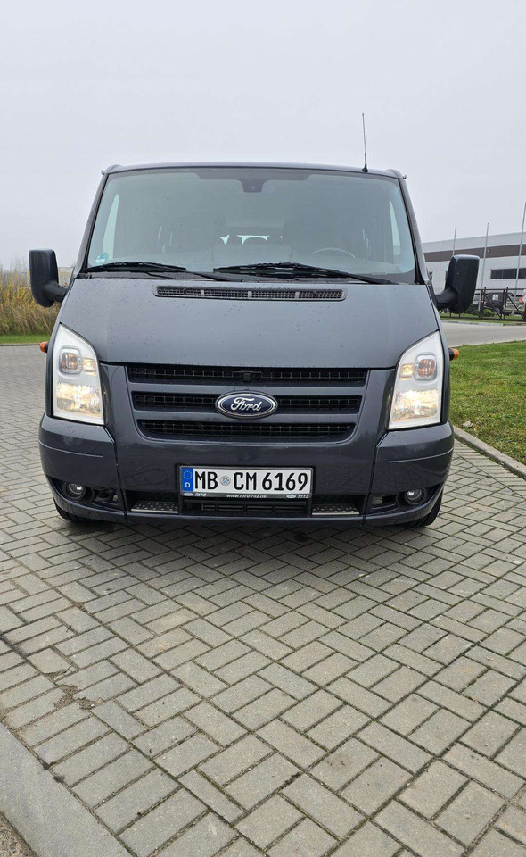 حافلة صغيرة, ميكروباص Ford Transit: صور 1