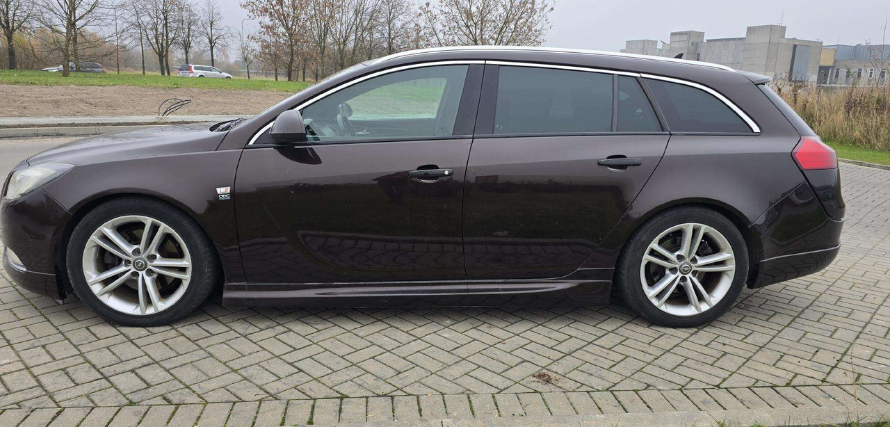 Opel Insignia - سيارة ستيشن: صور 3 Opel Insignia - سيارة ستيشن: صور 3
