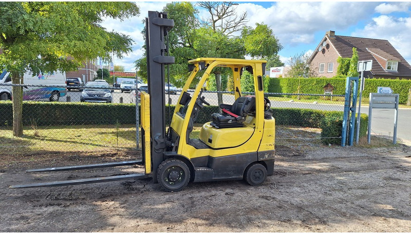 Hyster S3.0ft - رافعة شوكية تعمل بالغاز: صور 1 Hyster S3.0ft - رافعة شوكية تعمل بالغاز: صور 1