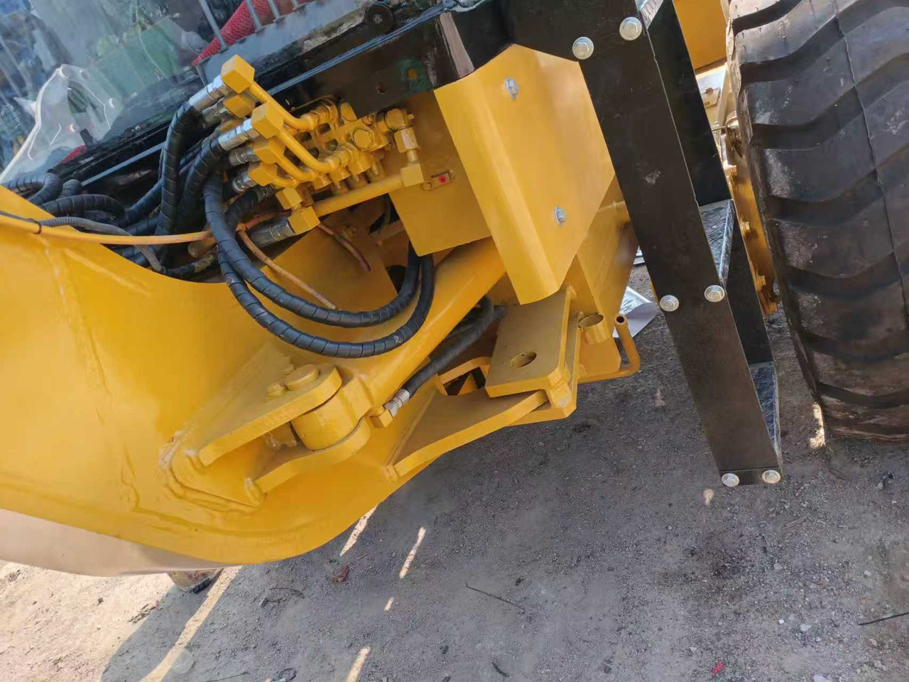 CATERPILLAR 140K - آلة تسوية الأرض: صور 5 CATERPILLAR 140K - آلة تسوية الأرض: صور 5