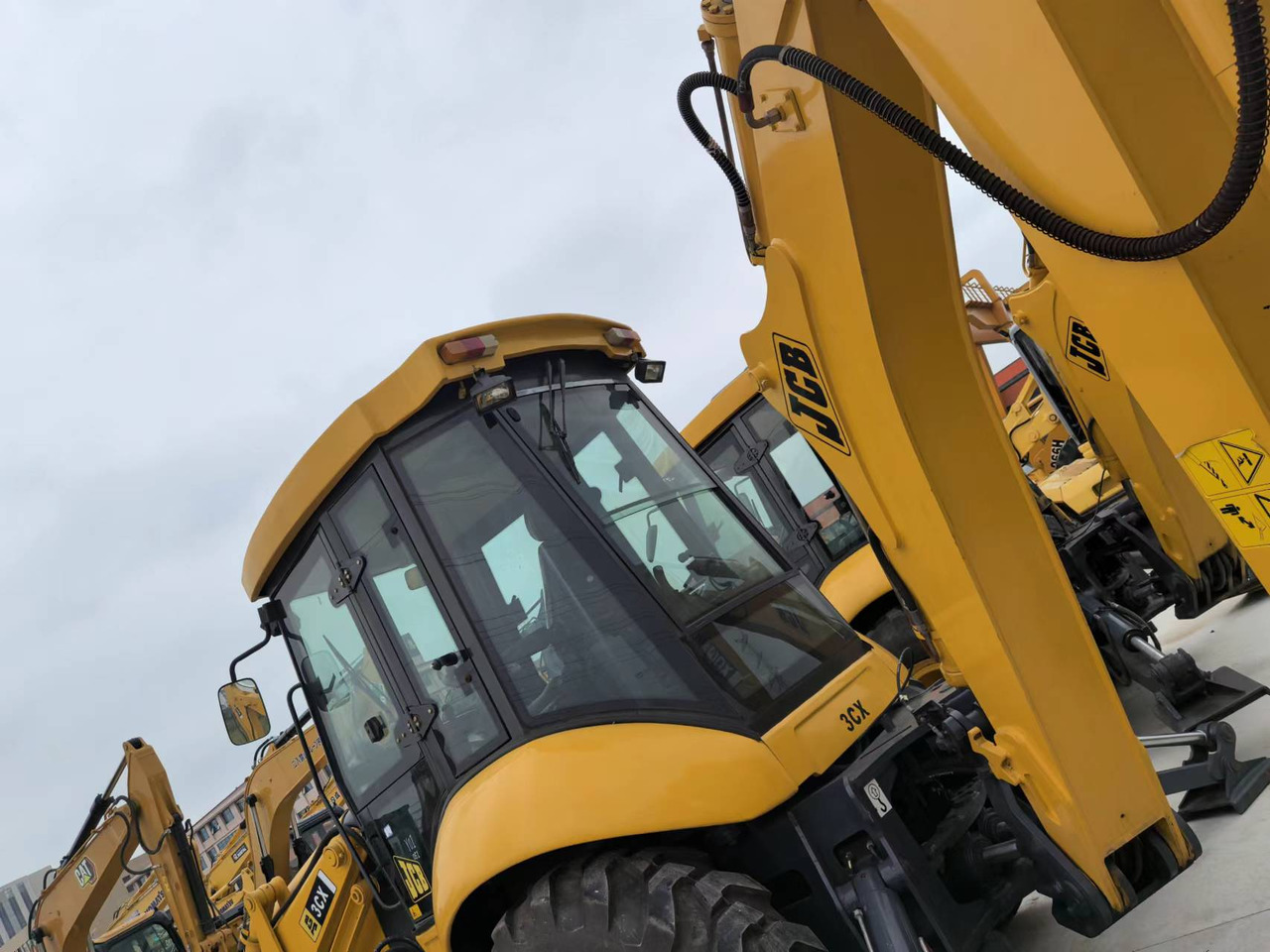 JCB 3CX backhoe loader TLB versatile machine multiple attachment options - حفار متعدد الاستخدام: صور 4 JCB 3CX backhoe loader TLB versatile machine multiple attachment options - حفار متعدد الاستخدام: صور 4