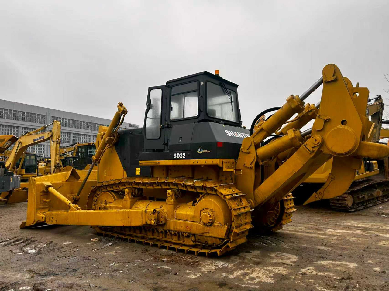 SHANTUI SD32 used bulldozer famous china brand for sale - بلدوزر: صور 4 SHANTUI SD32 used bulldozer famous china brand for sale - بلدوزر: صور 4