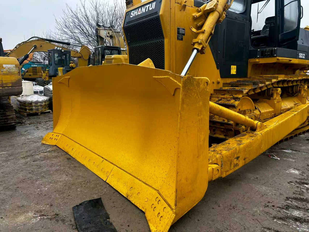 SHANTUI SD32 used bulldozer famous china brand for sale - بلدوزر: صور 2 SHANTUI SD32 used bulldozer famous china brand for sale - بلدوزر: صور 2