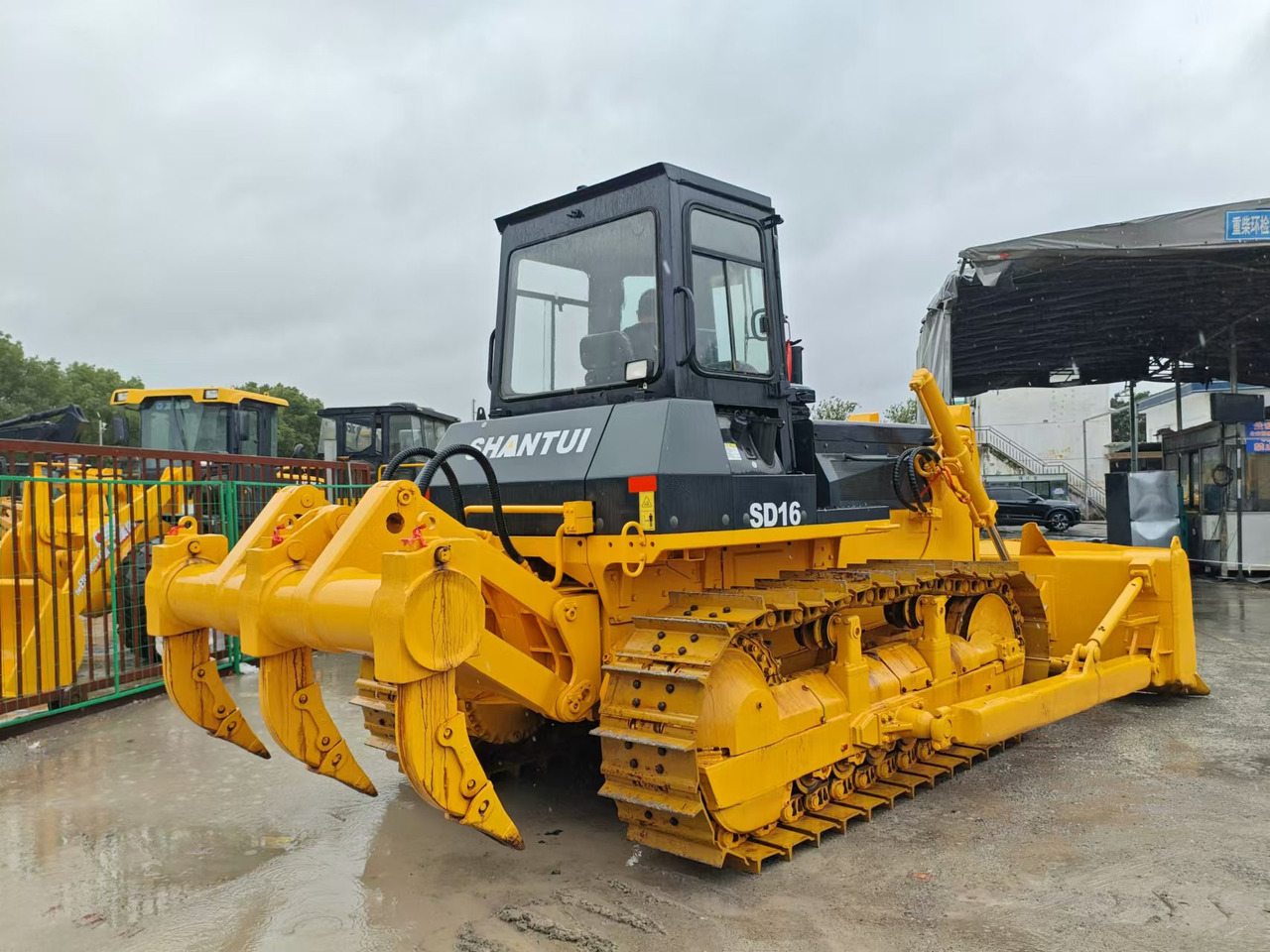 SHANTUI sd16 bullldozer made in china low price for sale - بلدوزر: صور 5 SHANTUI sd16 bullldozer made in china low price for sale - بلدوزر: صور 5