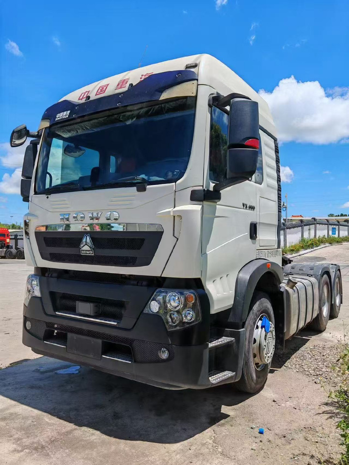 SINOTRUK howo 371,430 ,460 tractor multiple models used and stock new tractors Customizable - شاحنة جرار: صور 1 SINOTRUK howo 371,430 ,460 tractor multiple models used and stock new tractors Customizable - شاحنة جرار: صور 1