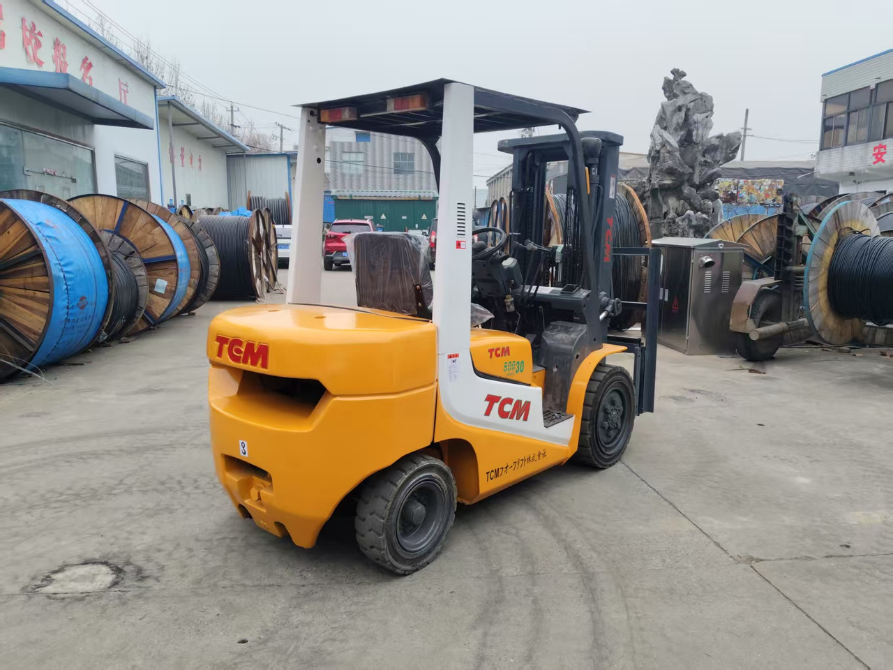 TCM FD30 Japan brand used 3 ton 4.5m diesel forklift Customizable mast clamps - رافعة شوكية ديزل: صور 5 TCM FD30 Japan brand used 3 ton 4.5m diesel forklift Customizable mast clamps - رافعة شوكية ديزل: صور 5
