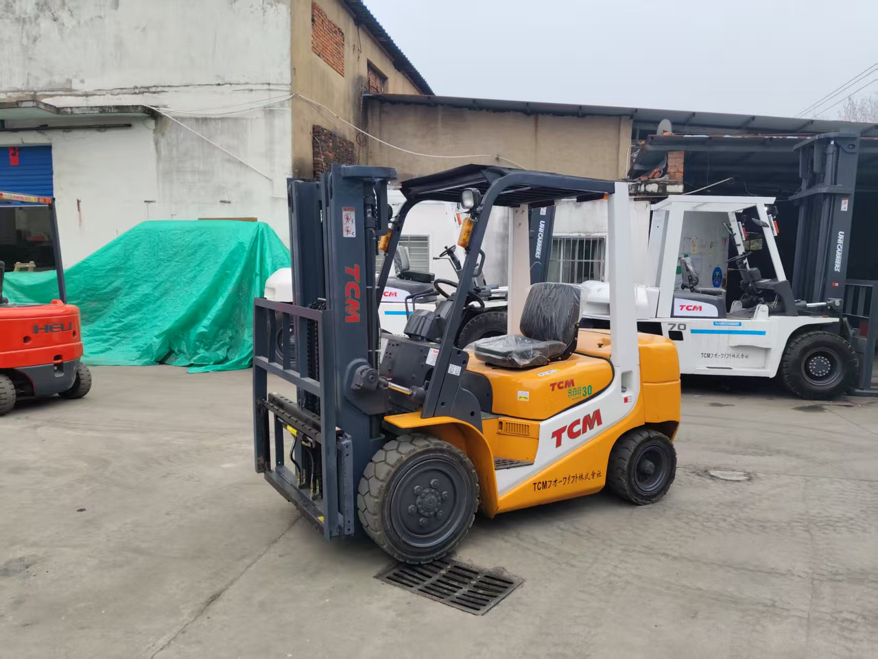 TCM FD30 Japan brand used 3 ton 4.5m diesel forklift Customizable mast clamps - رافعة شوكية ديزل: صور 1 TCM FD30 Japan brand used 3 ton 4.5m diesel forklift Customizable mast clamps - رافعة شوكية ديزل: صور 1