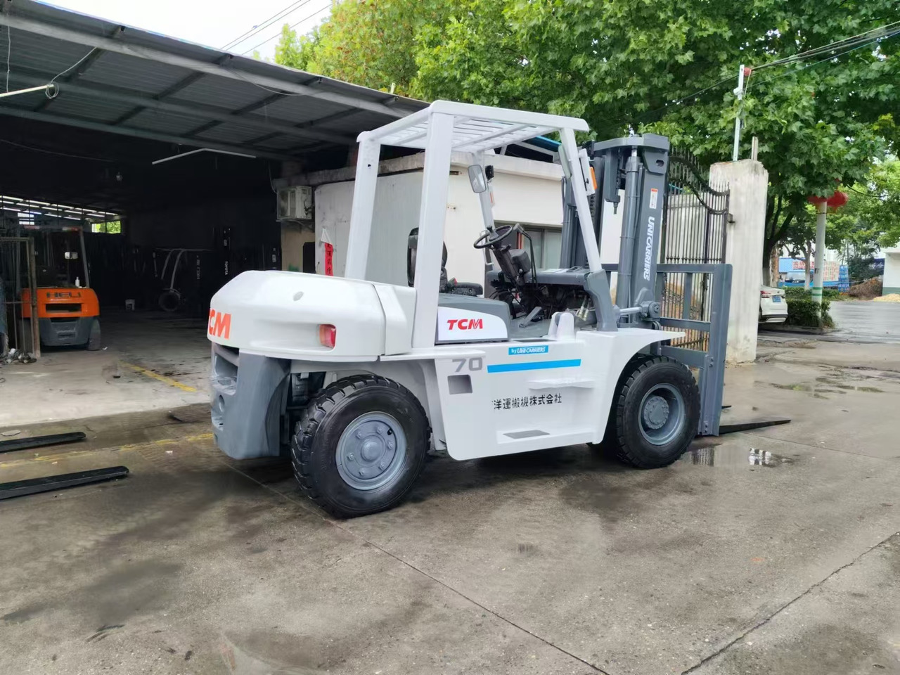 TCM FD70 japan brand 7 ton forklift used Customizable mast clamp side shift - رافعة شوكية ديزل: صور 4 TCM FD70 japan brand 7 ton forklift used Customizable mast clamp side shift - رافعة شوكية ديزل: صور 4
