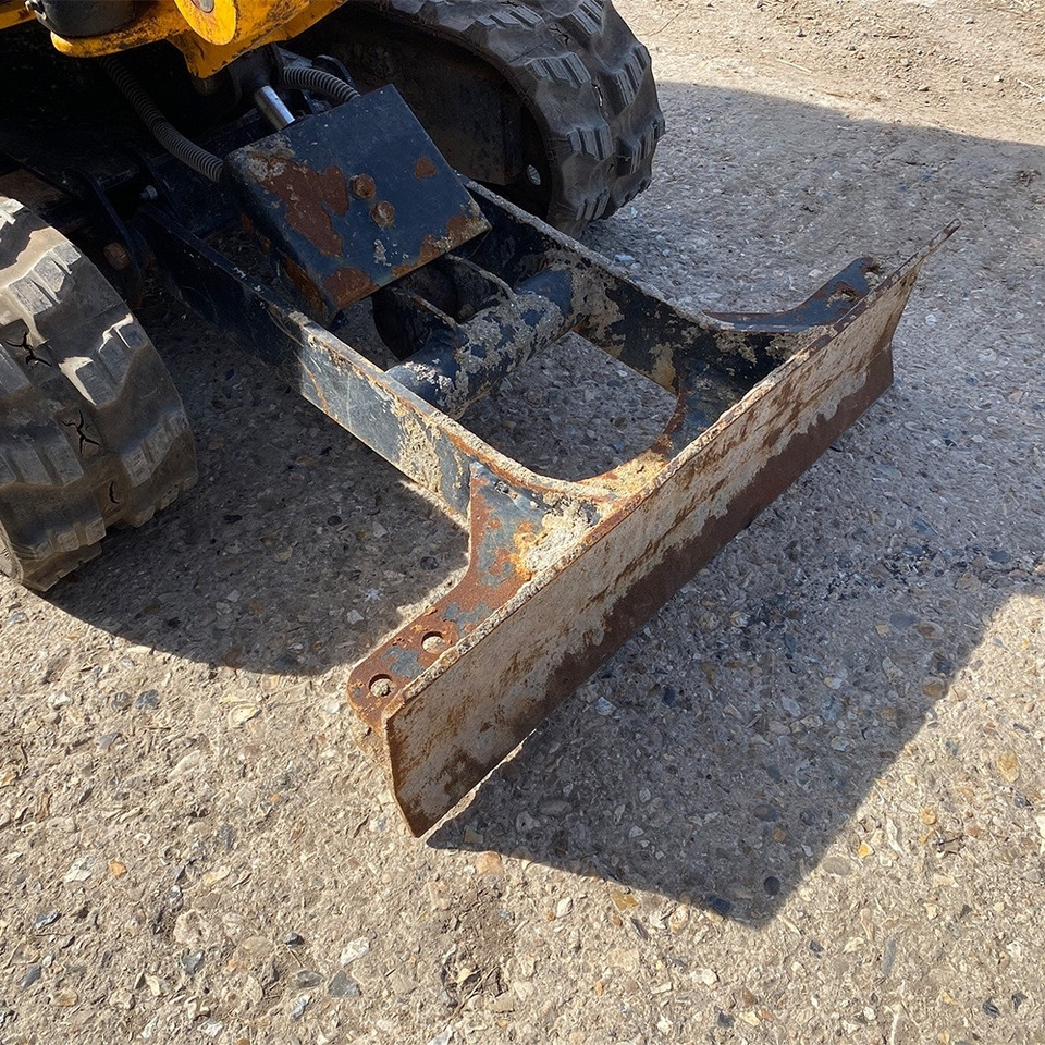 JCB 8008 - حفارة مصغرة: صور 4 JCB 8008 - حفارة مصغرة: صور 4