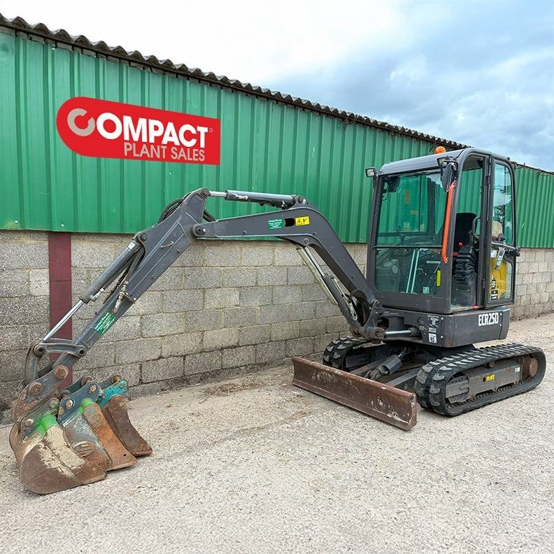Volvo ECR25D - حفارة مصغرة: صور 3 Volvo ECR25D - حفارة مصغرة: صور 3