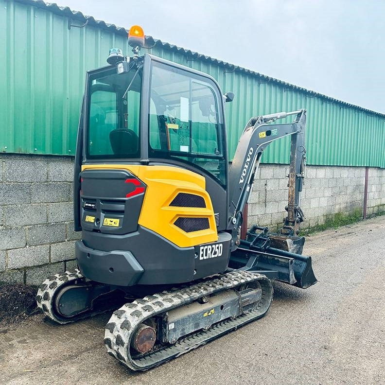 Volvo ECR25D - حفارة مصغرة: صور 5 Volvo ECR25D - حفارة مصغرة: صور 5